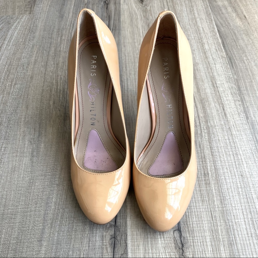 Paris Hilton 💁🏼‍♀️ Karen Heels 👠